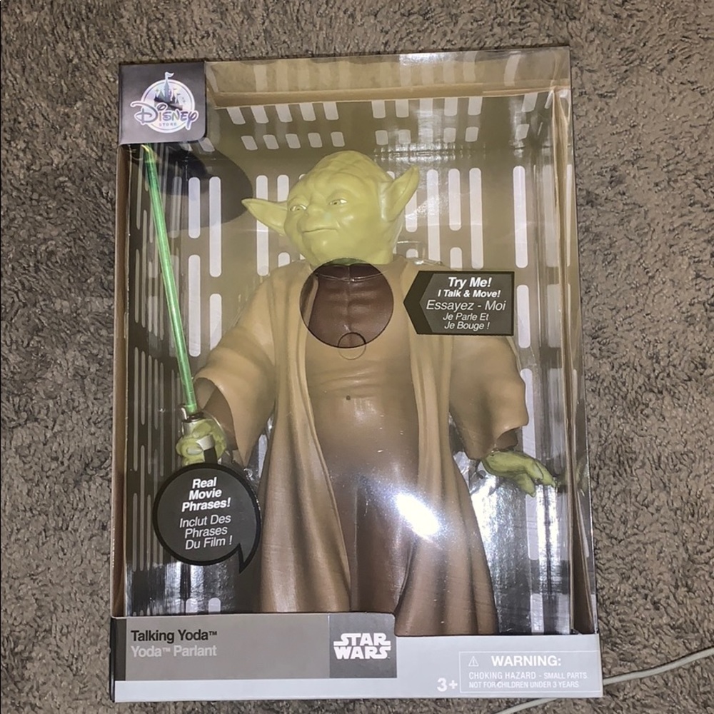 🌖LE NEW in box Talking Yoda Toy🌖
